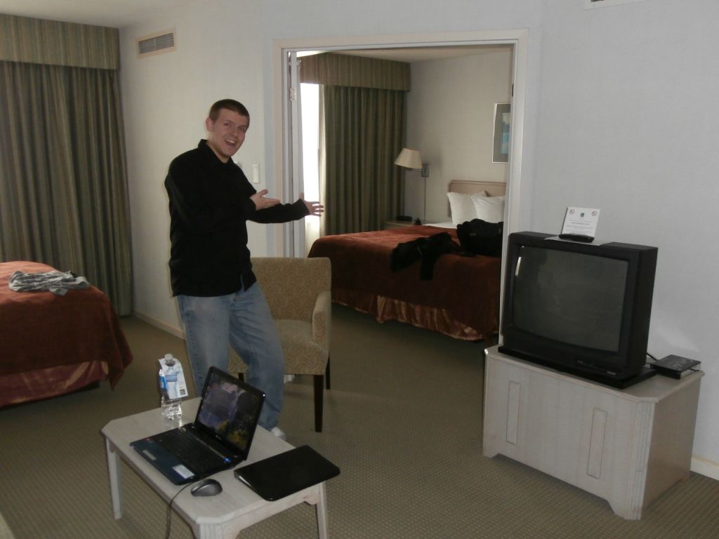 [Image: hotelroom.jpg]