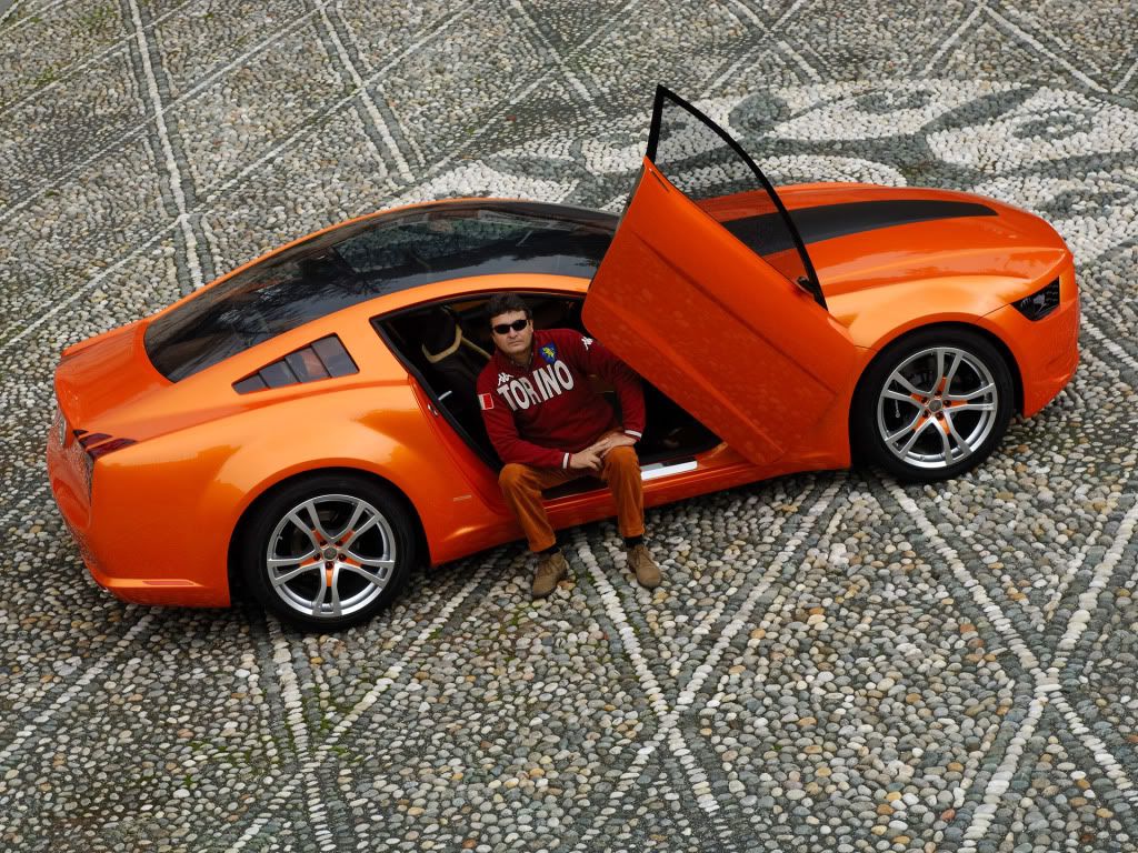 2006-Ford-Mustang-Giugiaro-Concept-.jpg