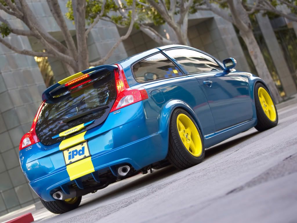 2006-IPD-Volvo-C30-Concept-Rear-Ang.jpg
