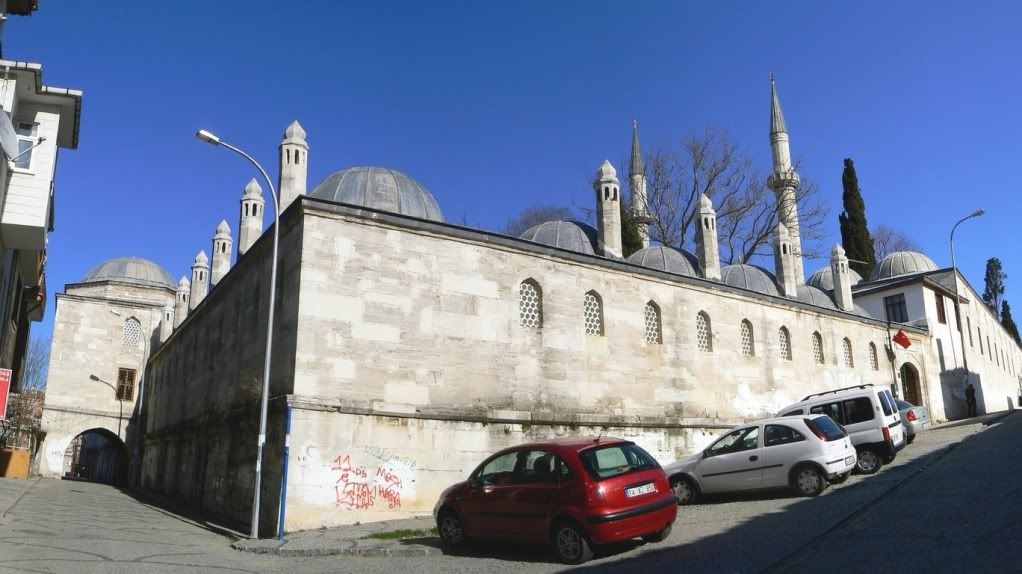 AtikValideSultanMadrassa.jpg