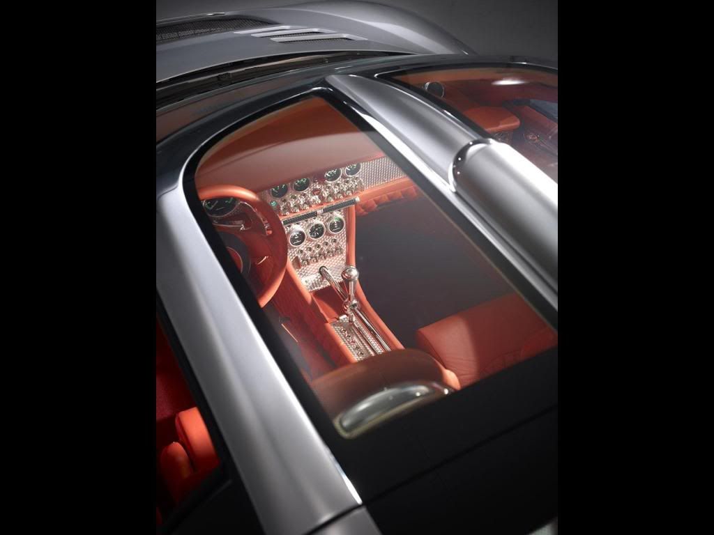 Spyker-C8_Aileron_2008_1600x1200-1.jpg