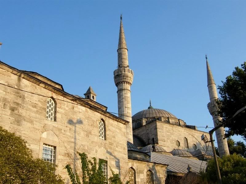 MihrimahSultanMosqueUskudar1.jpg