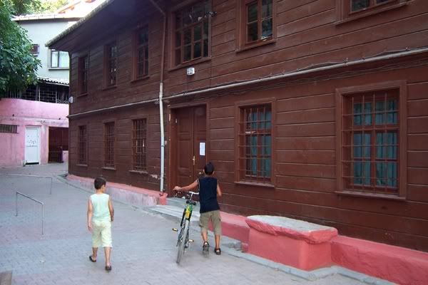 TursucuzadeHuseyinCelebiMosque-1.jpg