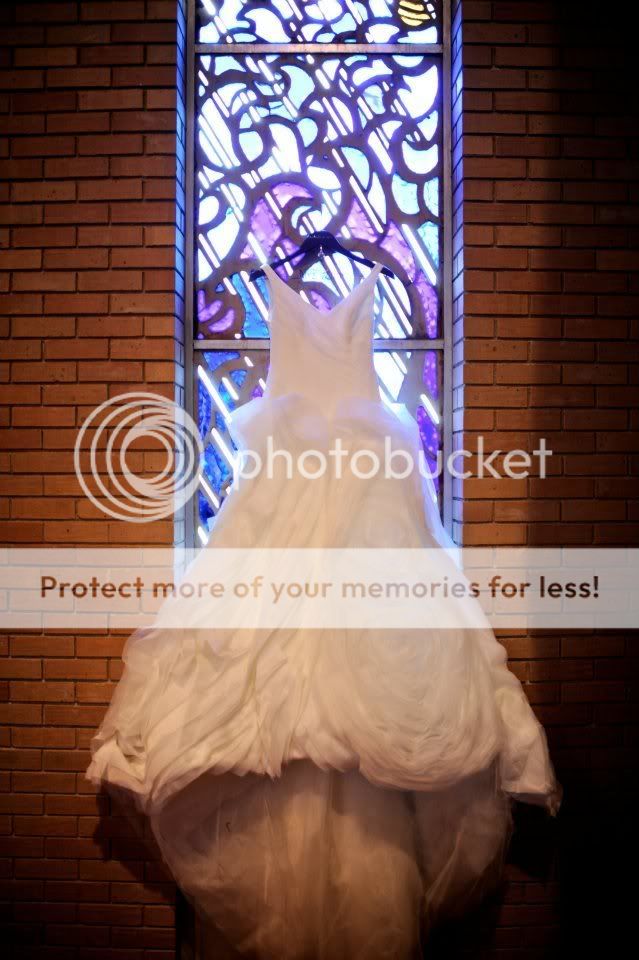 Pre owned, worn once on her wedding day ***