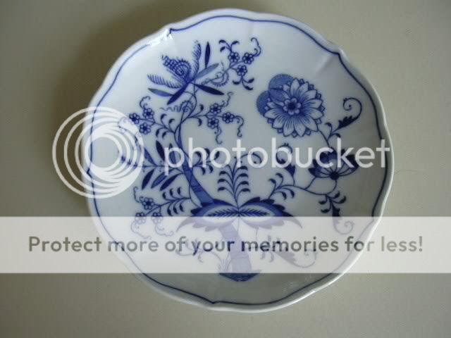 BIG LOT OF 17 BOHEMIAN BLUE ONION DINNERWARE PLATES, BOWLS, PITCHERS 